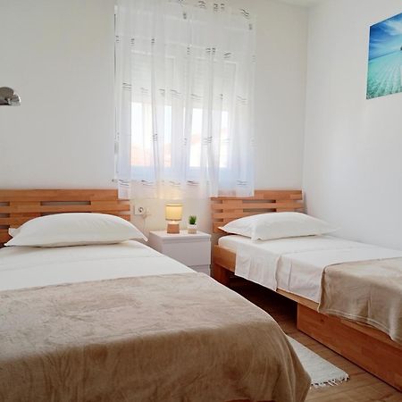Apartments Villa Odesa With Shared Pool Zadar Buitenkant foto