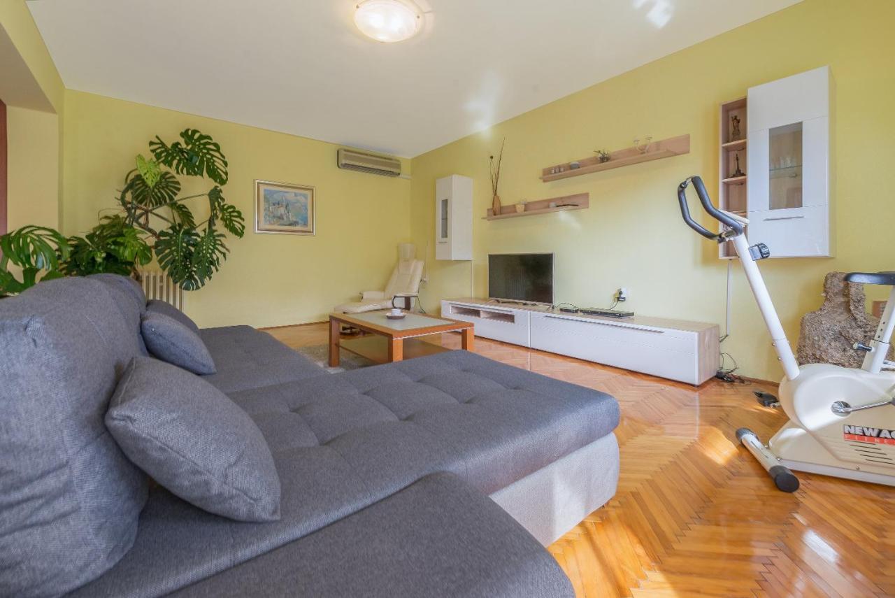 Apartments Villa Odesa With Shared Pool Zadar Buitenkant foto