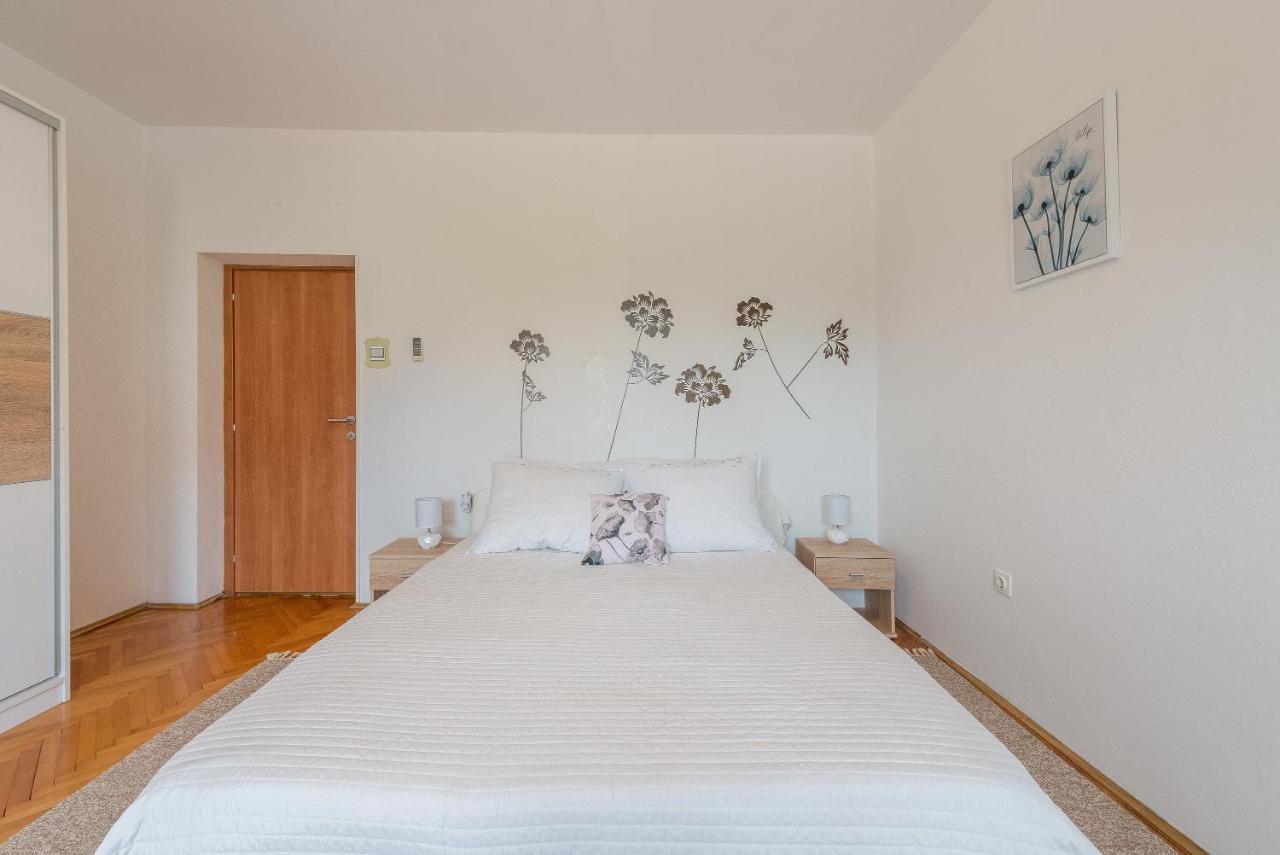 Apartments Villa Odesa With Shared Pool Zadar Buitenkant foto