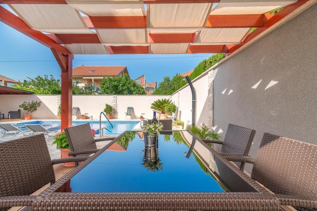 Apartments Villa Odesa With Shared Pool Zadar Buitenkant foto