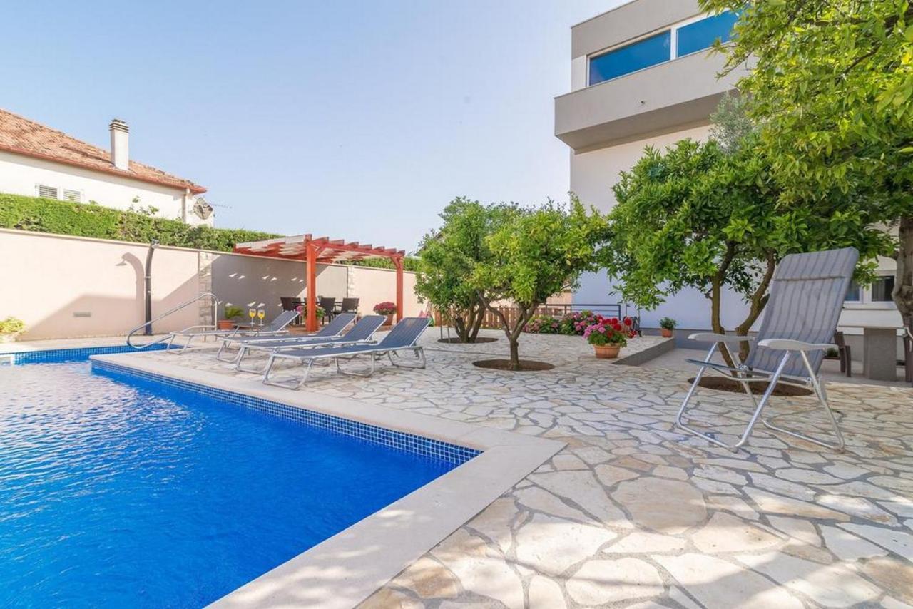 Apartments Villa Odesa With Shared Pool Zadar Buitenkant foto
