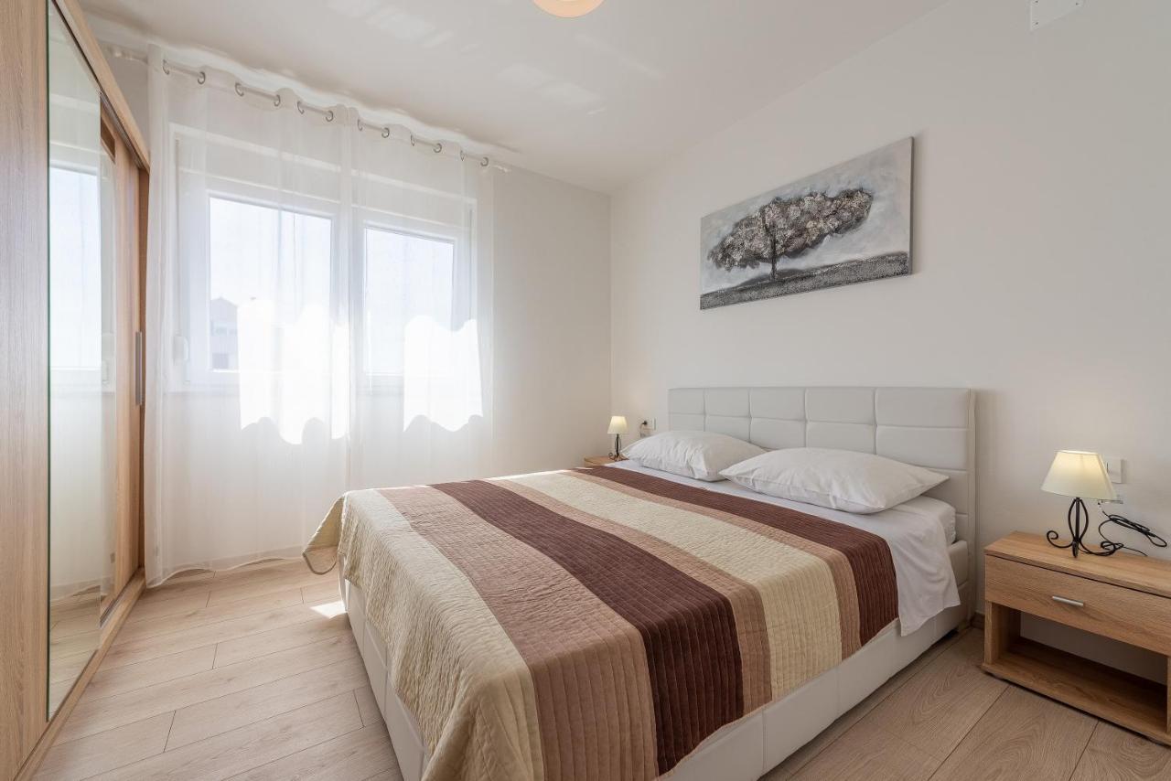 Apartments Villa Odesa With Shared Pool Zadar Buitenkant foto