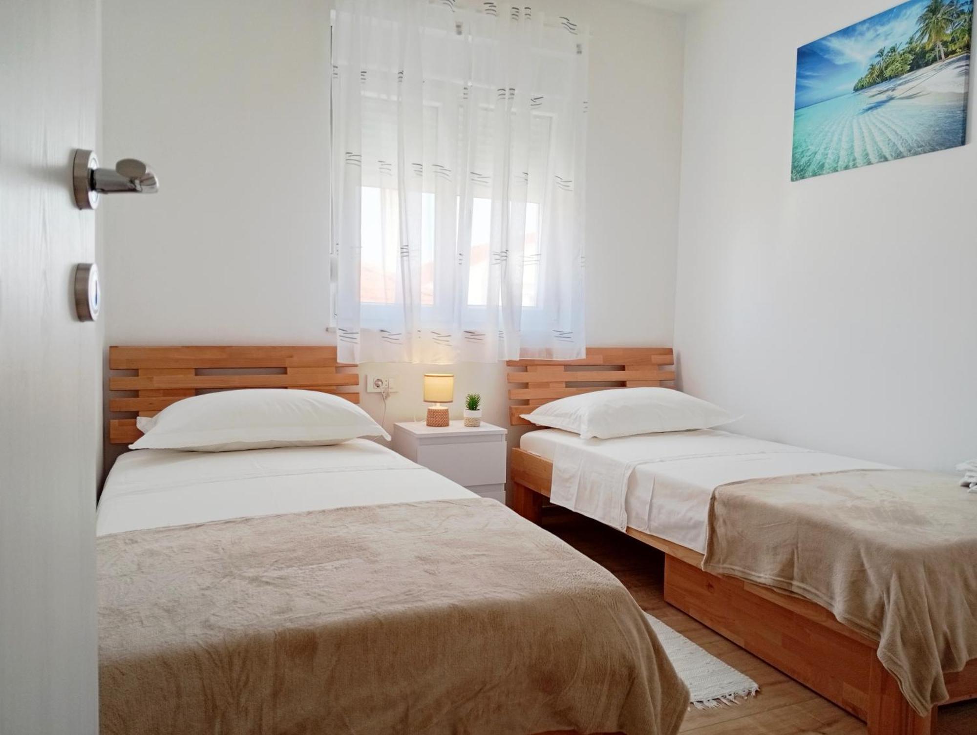 Apartments Villa Odesa With Shared Pool Zadar Buitenkant foto
